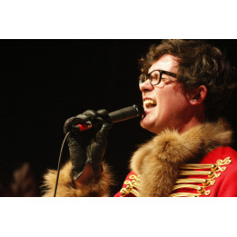 Pelisse à brandebourgs or