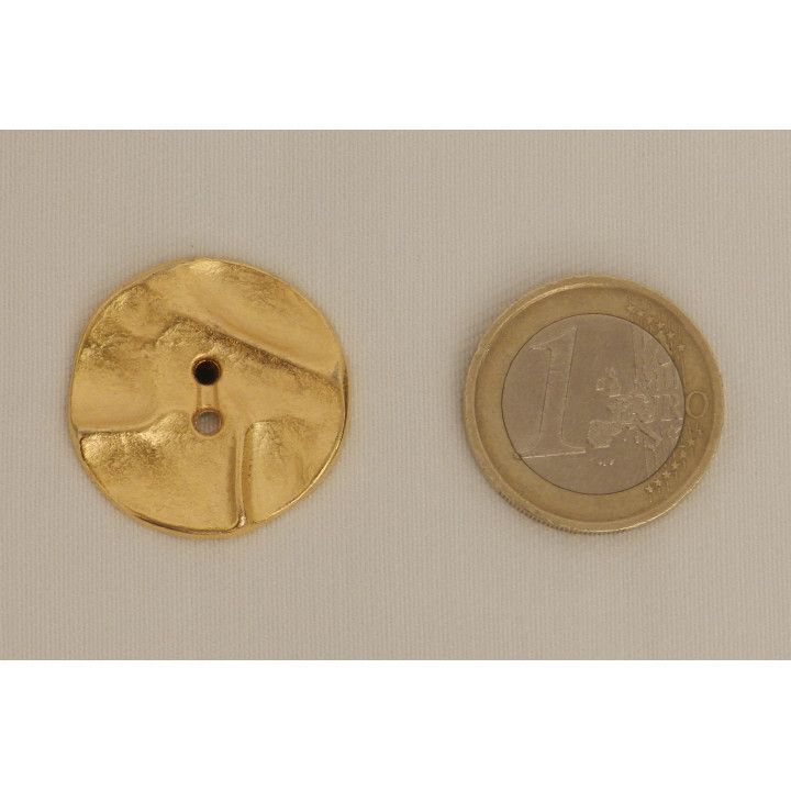 bouton plat frappé et plissé plongée.jpg
