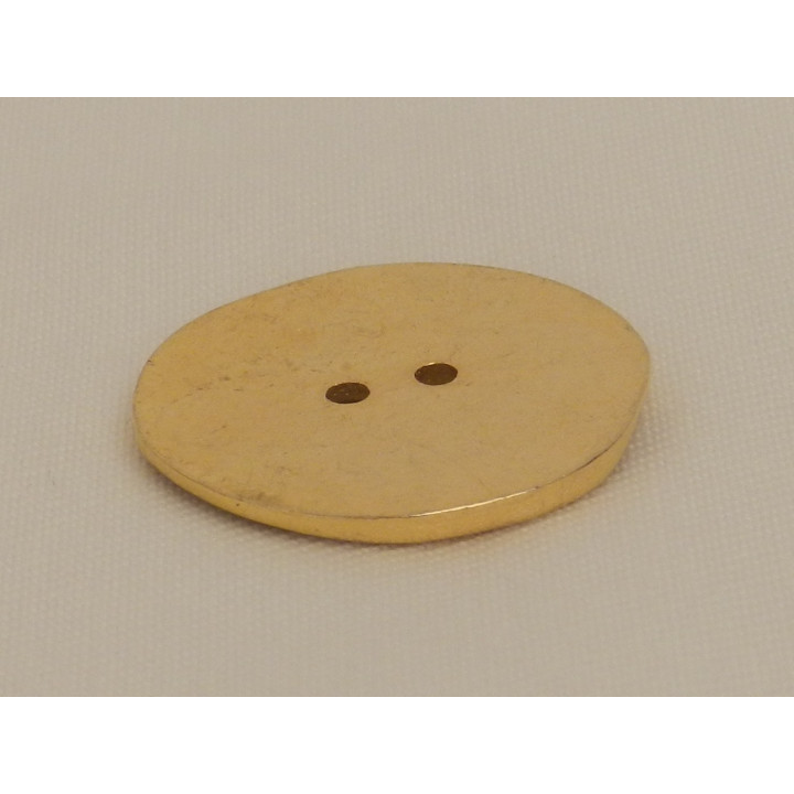 bouton plat frappé et plissé attache.jpg