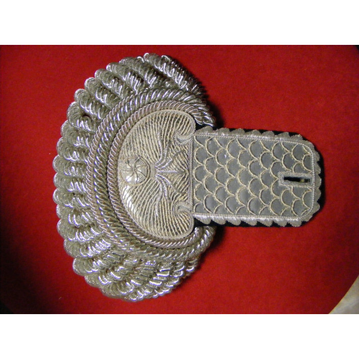 Gendarmerie d'élite. Napoleonic epaulettes for officer. The pair
