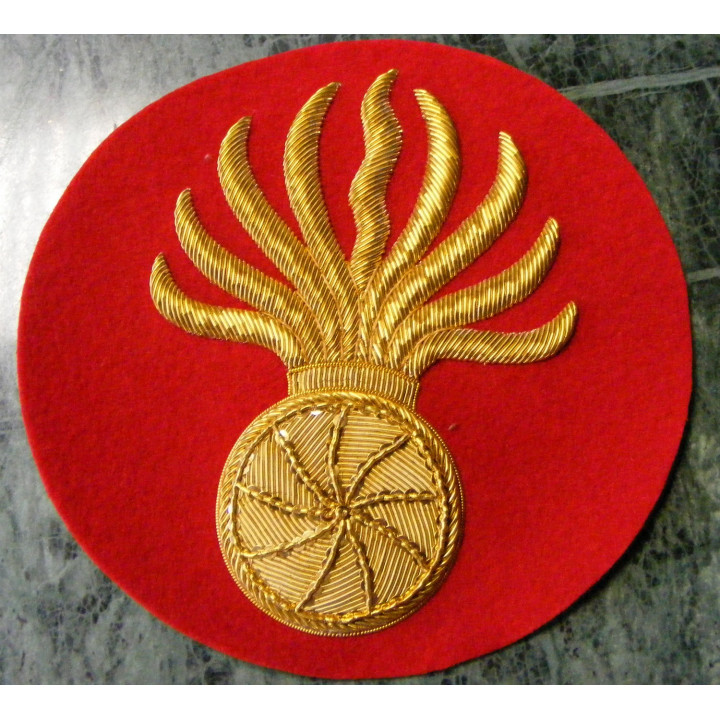 Grenade for bearskin hat, "cul de singe"