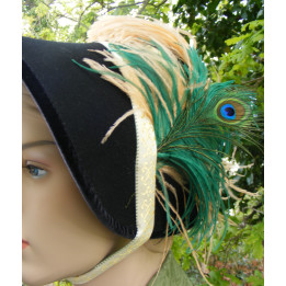 Bonnet-style felt hat