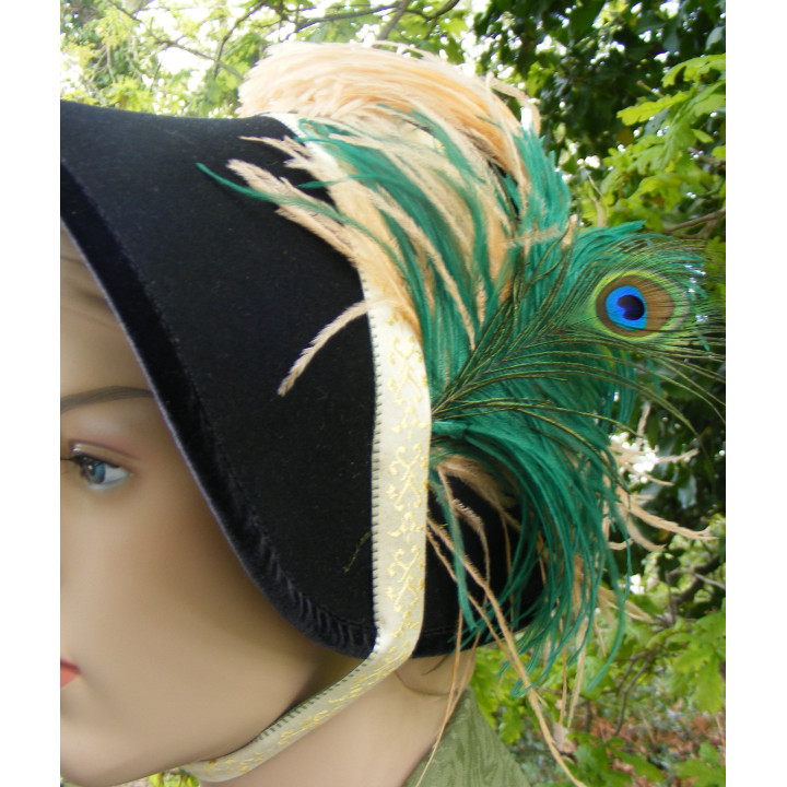 Bonnet-style felt hat