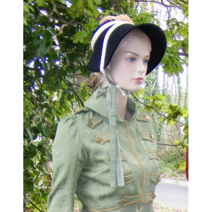 Bonnet-style felt hat