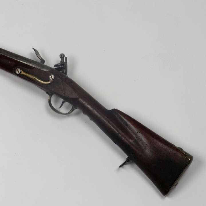 détail crosse et chien cote 1.jpg