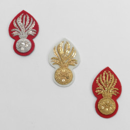 grenade brodée bonnet de police or et argent