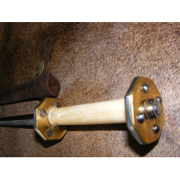 Dague perce maille du moyen age