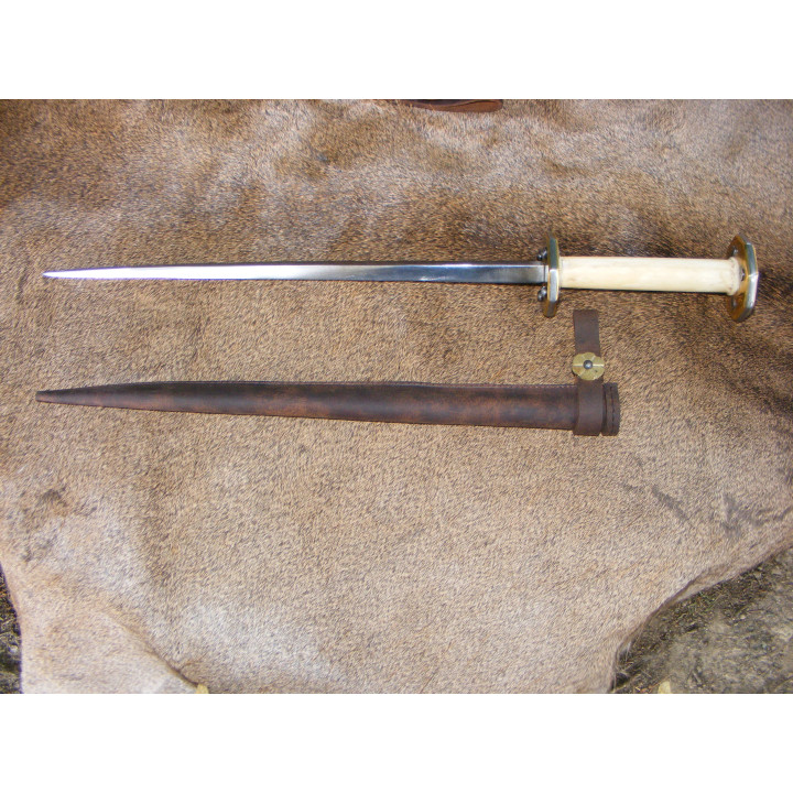 Dague perce maille du moyen age