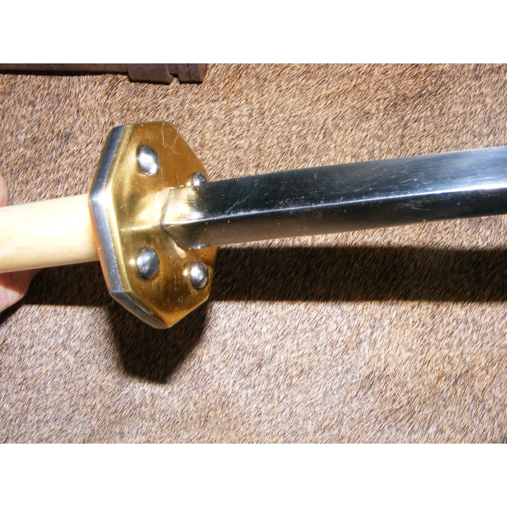 Dague perce-maille avec poignée os