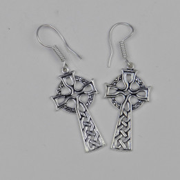 boucle d'oreille motif croix celtique