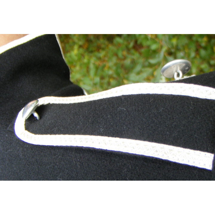 Veste à brandebourgs argent