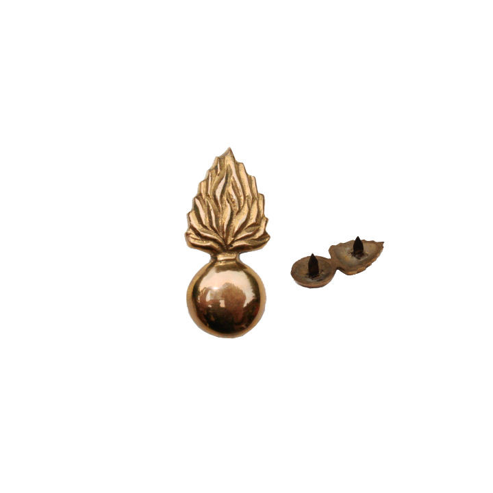 Grenade en laiton flamme en pointe 55 x 25 mm