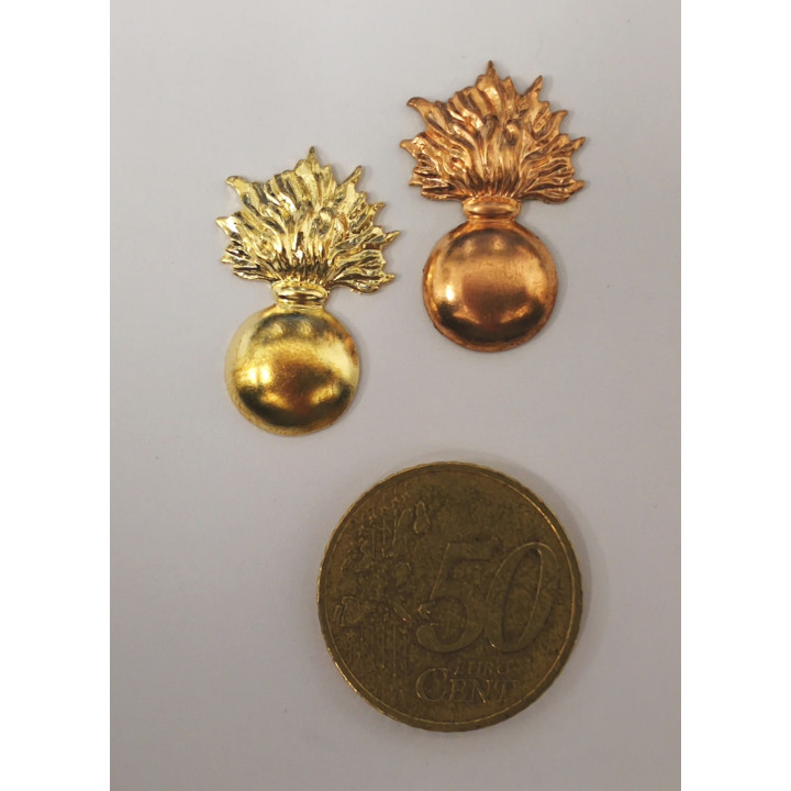 petite grenade en cuivre