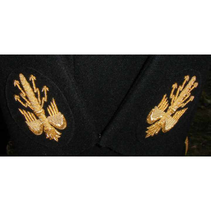 Uniforme de capitaine aide de camp avec parements en pointe