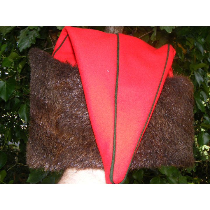 Bonnet de police de dragon des premieres annees du xviiième siècle