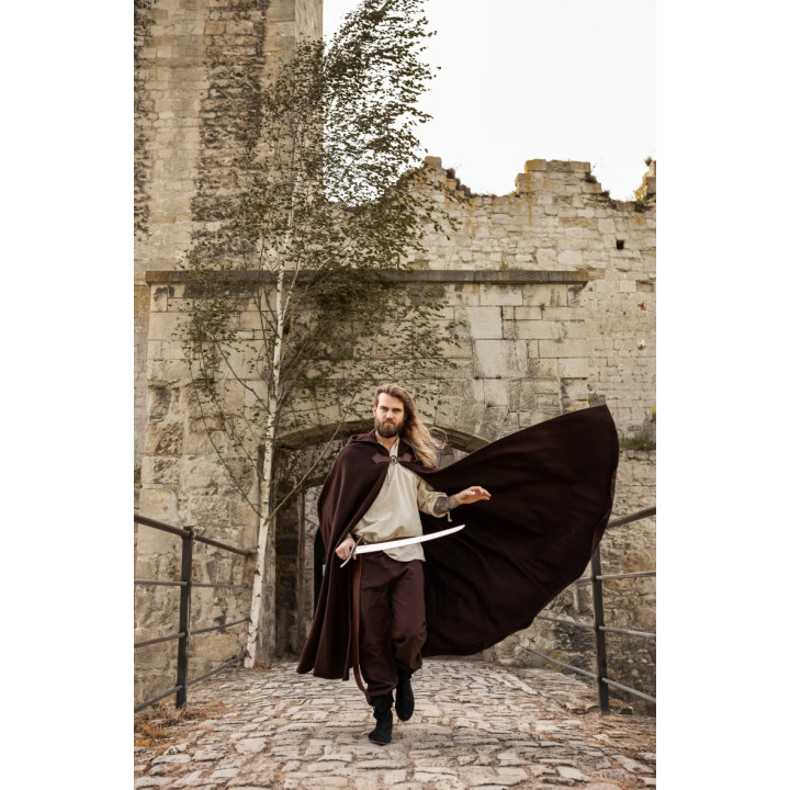 cape en laine marron fermoir dragon