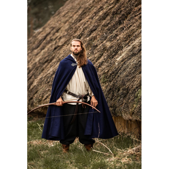 cape en laine bleue fermoir dragon