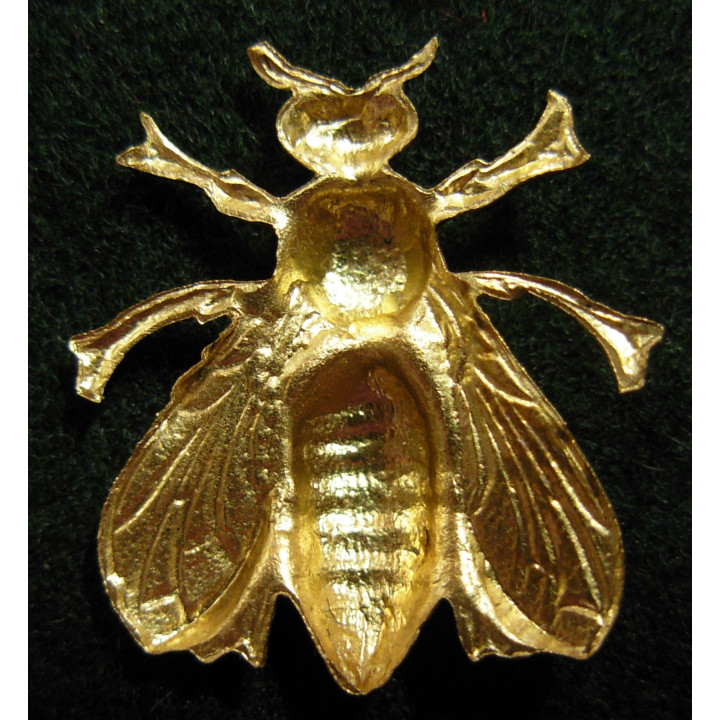 Bee in brass, no pin on back, 2 cm
