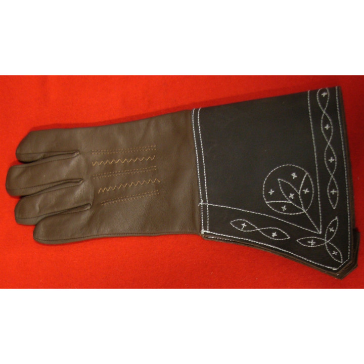 Copy of gloves forgotten by bonaparte on october 11th, 1799 in Rochemaure